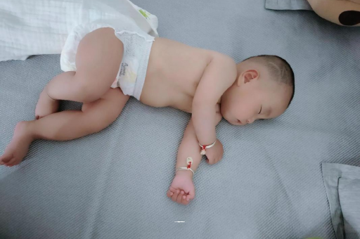 百色三个月宝宝身高体重